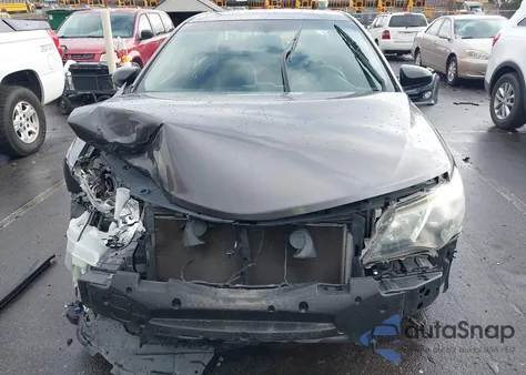 2014 Toyota Camry Se z USA, uszkodzony, nr VIN 4T1BF1FK6EU865251